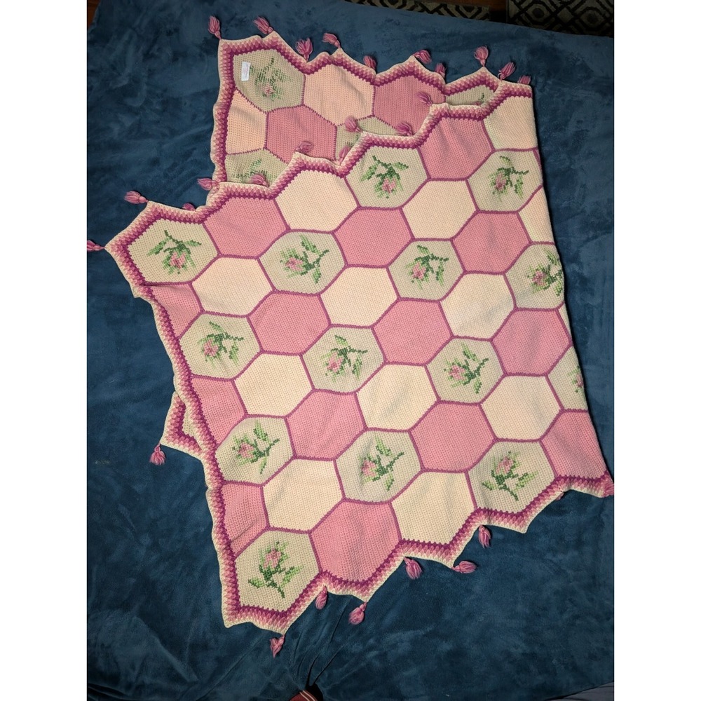 Vintage Handmade 72"x42" Hexagon Knit Twin Size Blanket Roses Pink Tassels READ